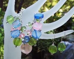 Acrylic Bead Dangle Bracelet